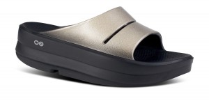 Oofos OOmega OOahh Luxe Sandal Sandalen Dames Latte | 048351KNS